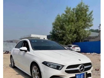 19年奔驰A级小型车