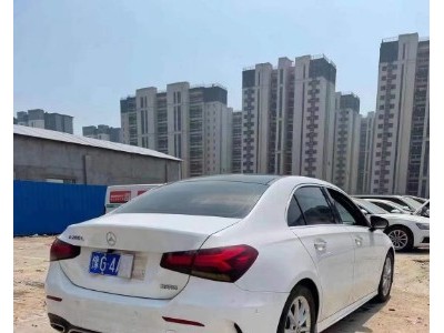 19年奔驰A级小型车