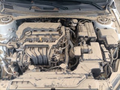 21年现代伊兰特小型车