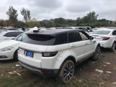 17年路虎揽胜极光SUV