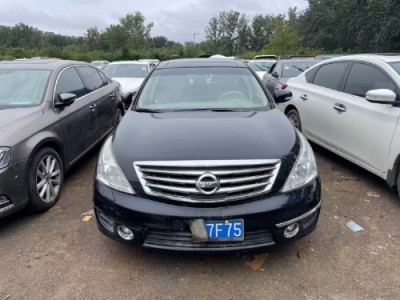 09年日产天籁小型车