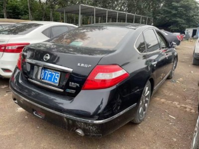 09年日产天籁小型车