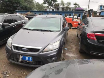 11年福特福克斯小型车