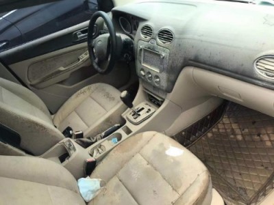 11年福特福克斯小型车