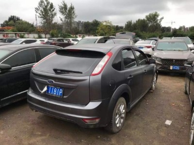11年福特福克斯小型车