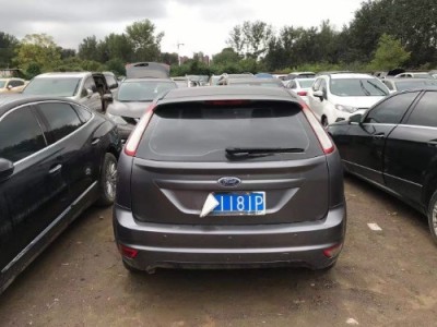 11年福特福克斯小型车
