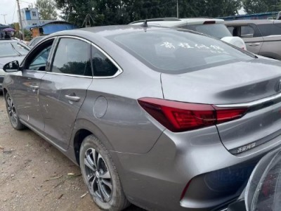 20年长安逸动小型车
