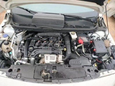 17年标致标致408小型车
