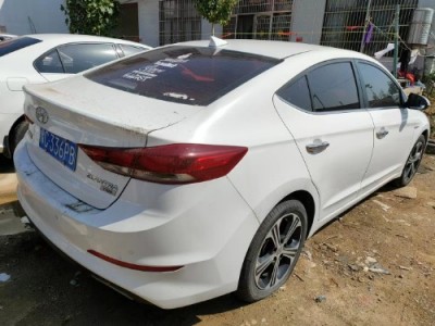 18年现代领动小型车