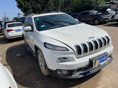 16年Jeep自由光SUV