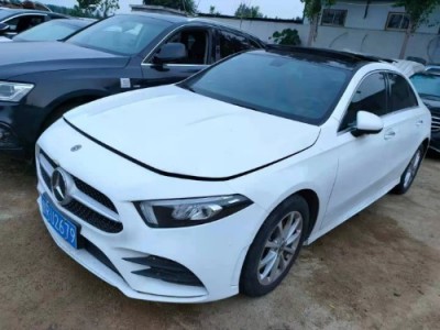 20年奔驰A级小型车
