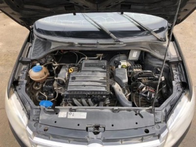 14年大众桑塔纳小型车