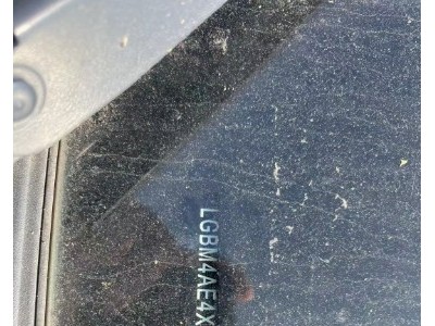 16年日产奇骏小型车