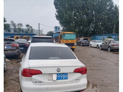 18年大众宝来小型车