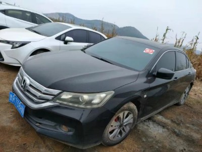 15年本田雅阁小型车