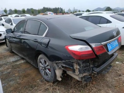 15年本田雅阁小型车
