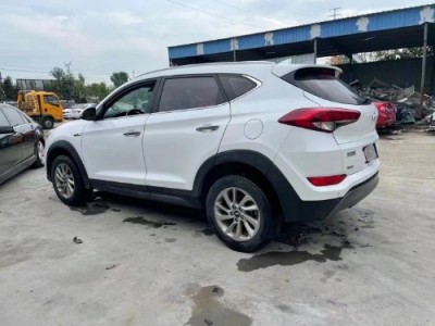16年现代途胜SUV