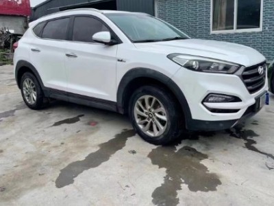 16年现代途胜SUV