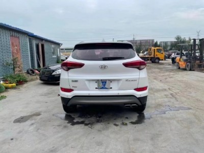 16年现代途胜SUV