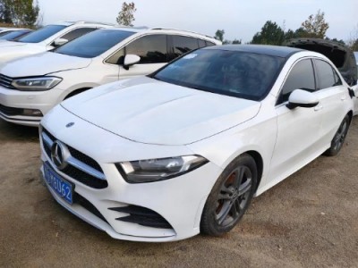 20年奔驰A级小型车