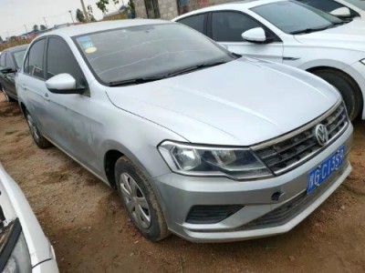 17年大众捷达小型车