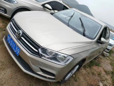 18年大众宝来小型车