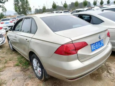 18年大众宝来小型车