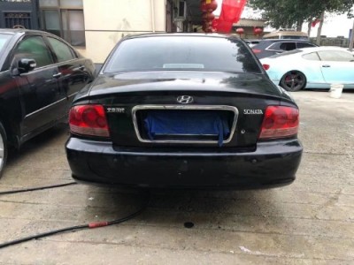 07年现代索纳塔小型车