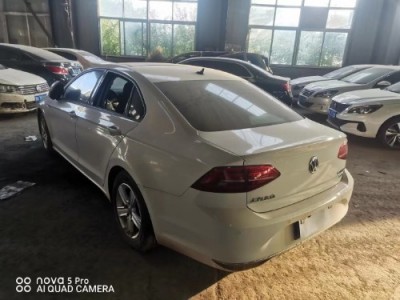 20年大众凌渡小型车