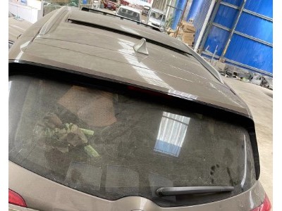 16年别克昂科威小型车