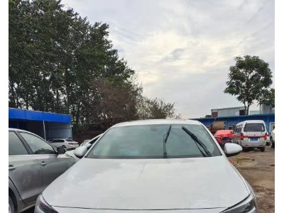 20年别克君威小型车