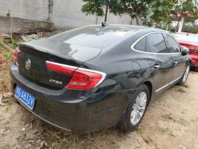 16年别克君越小型车