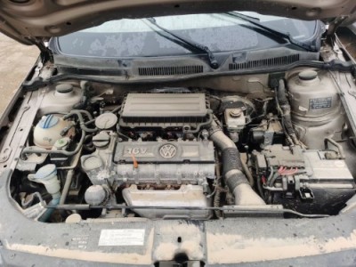 16年大众宝来小型车