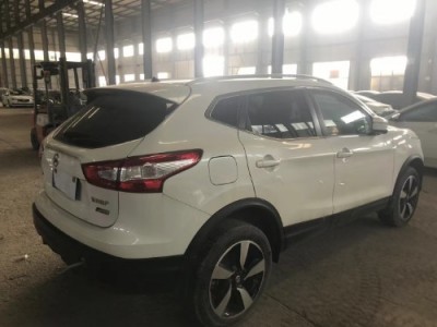 18年日产逍客小型车