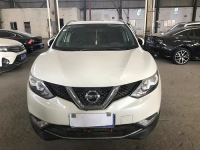 18年日产逍客小型车