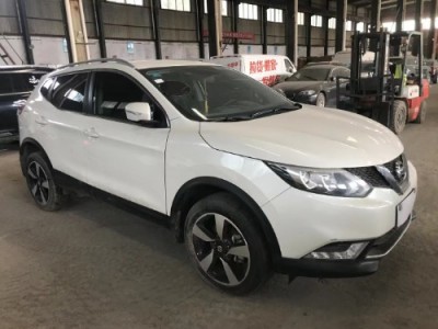 18年日产逍客小型车