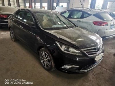 17年长安逸动小型车