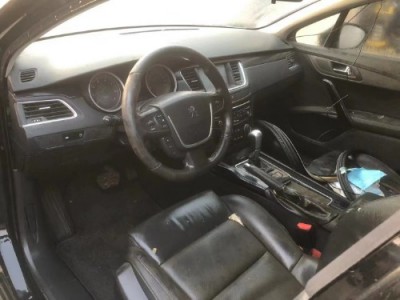14年标致标致508小型车