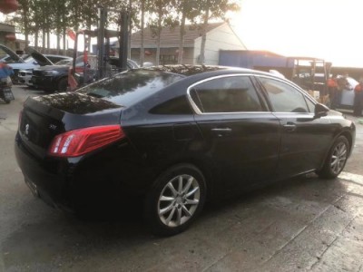14年标致标致508小型车