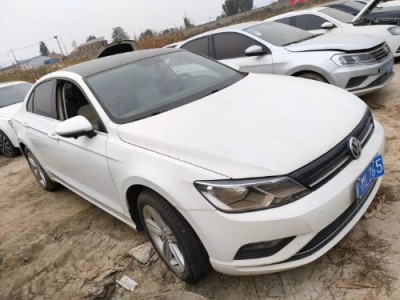 17年大众凌渡小型车