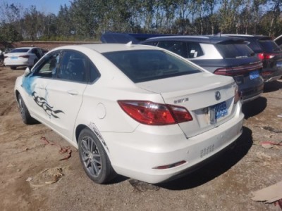 18年长安逸动小型车