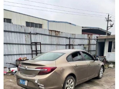 15年别克君威小型车