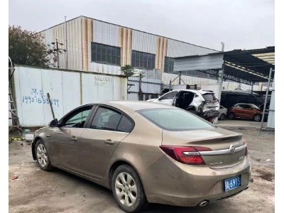15年别克君威小型车