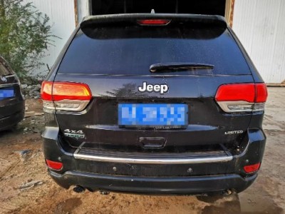 16年Jeep大切诺基小型车