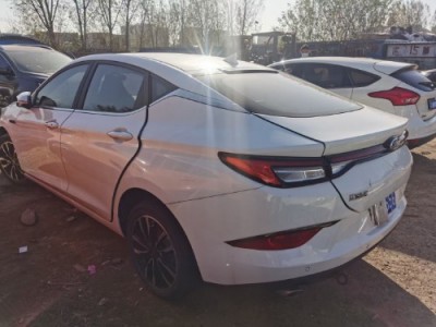 年江淮嘉悦A5小型车