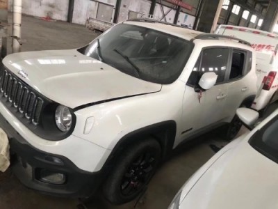 18年Jeep自由侠小型车