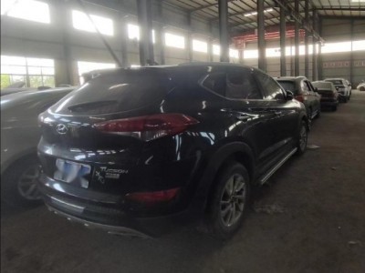 16年现代途胜SUV