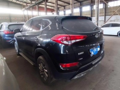 16年现代途胜SUV