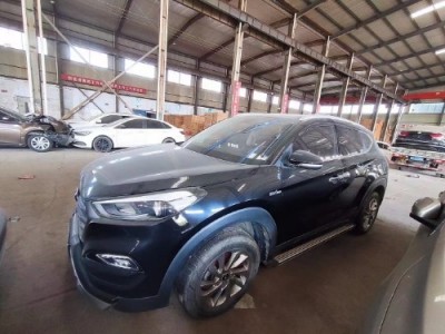 16年现代途胜SUV