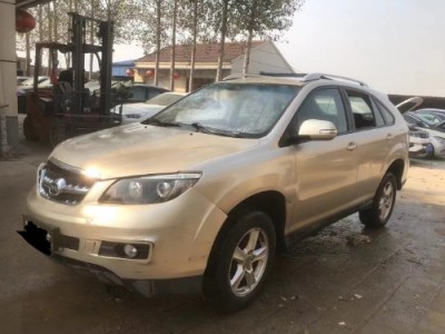 14年比亚迪比亚迪S6小型车